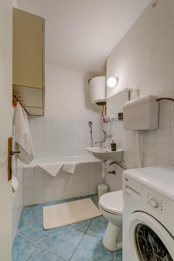 A Quiet Apartment With Balcony In Split Exterior photo